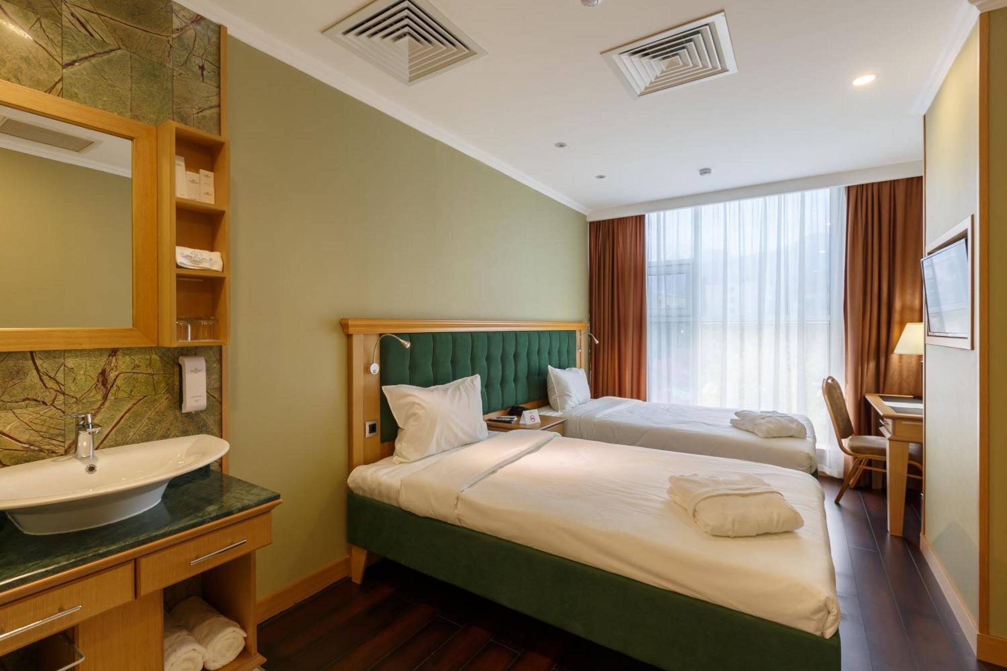 Shera Park Boutique Hotel Almaty Luaran gambar