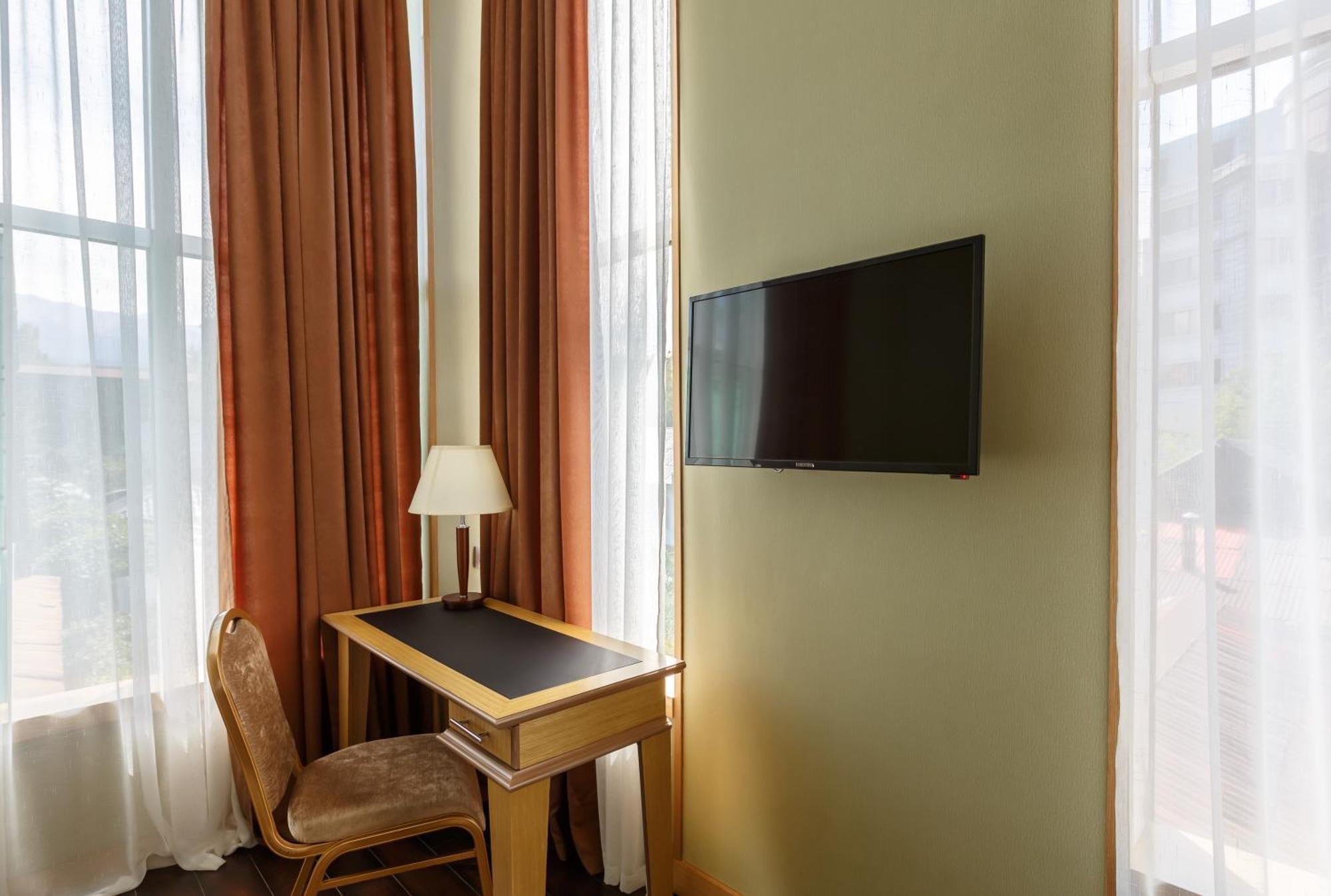 Shera Park Boutique Hotel Almaty Luaran gambar