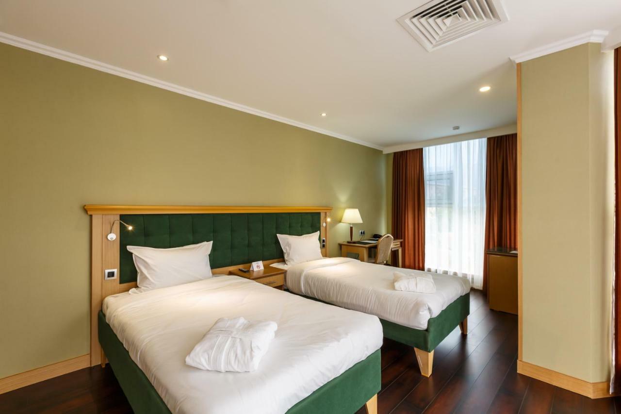 Shera Park Boutique Hotel Almaty Luaran gambar